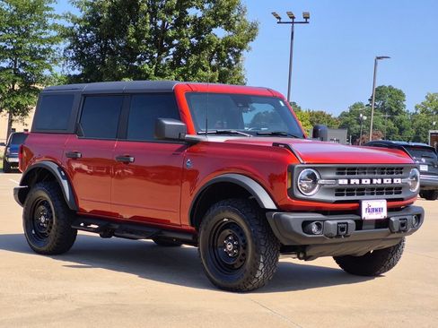 Used 2023 Ford Bronco Black Diamond AWD/4WD image 3