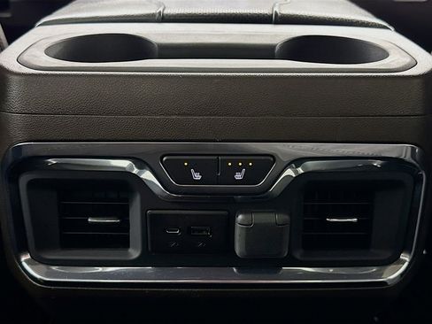 Used 2023 GMC Sierra 3500 Denali w/ Denali Ultimate Package image 23