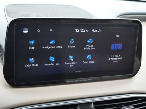 Certified 2023 Hyundai Santa Fe SEL w/ Premium Package image 23