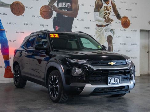 Used 2022 Chevrolet TrailBlazer LT w/ Convenience Package FWD image 18