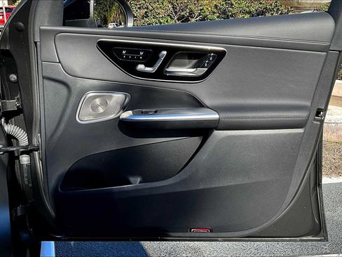 Used 2025 Mercedes-Benz GLC 300 image 47