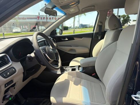 Used 2019 Kia Sorento AWD V6 image 19