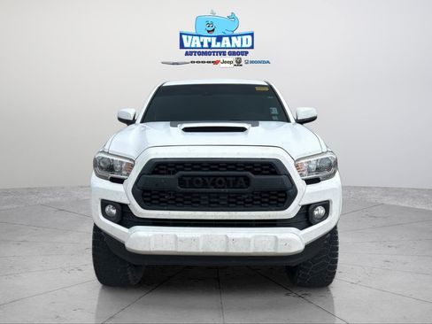 Used 2020 Toyota Tacoma TRD Sport AWD/4WD image 8