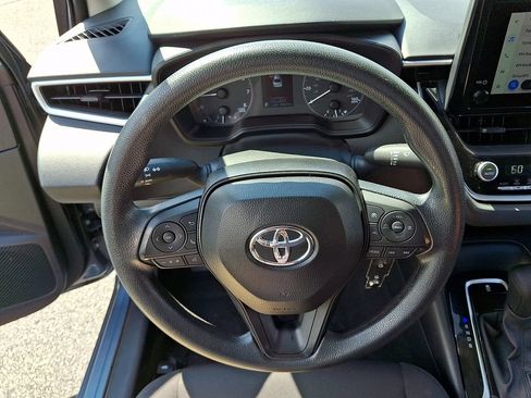 Used 2025 Toyota Corolla LE FWD image 18