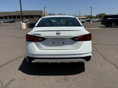 Certified 2025 Nissan Altima 2.5 SV FWD image 6