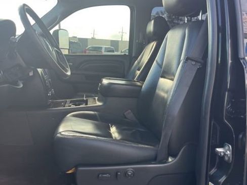Used 2011 GMC Sierra 2500 Denali w/ Suspension Package, Off-Road AWD/4WD image 38