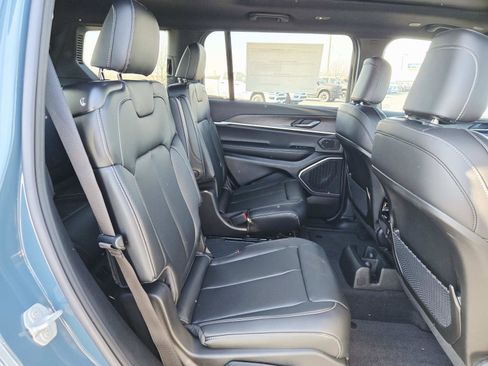 New 2026 Jeep Grand Cherokee L Limited image 17