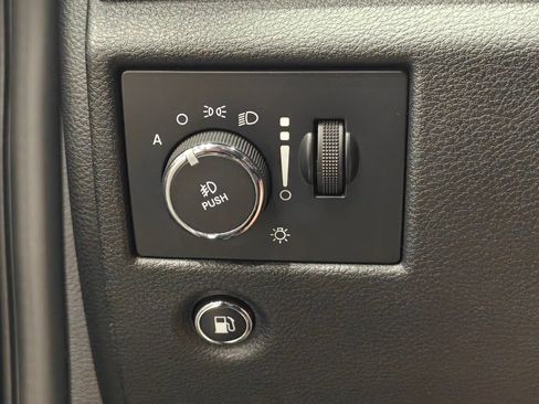 Used 2015 Jeep Grand Cherokee Overland w/ Advanced Technology Group AWD/4WD image 51