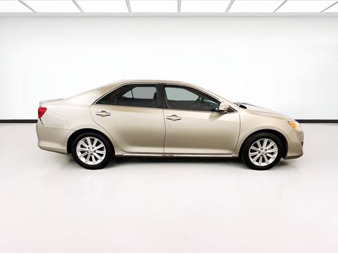 Used 2014 Toyota Camry XLE w/ Leather Package image 25