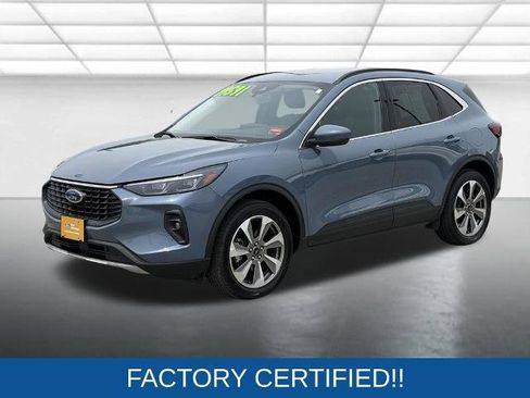 Certified 2025 Ford Escape Platinum AWD/4WD image 4