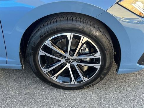 Used 2025 Volkswagen Jetta Sport image 9