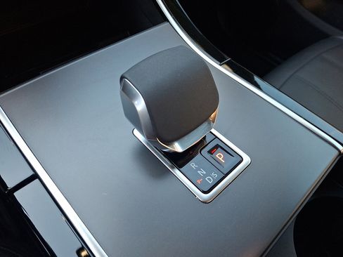 Used 2025 Land Rover Range Rover Evoque Dynamic SE image 15