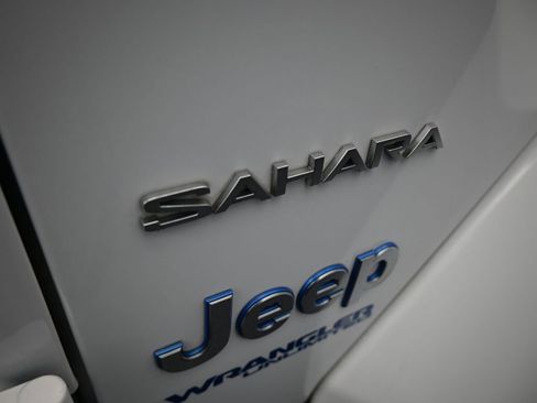 Used 2022 Jeep Wrangler Unlimited Sahara w/ Safety Group image 51