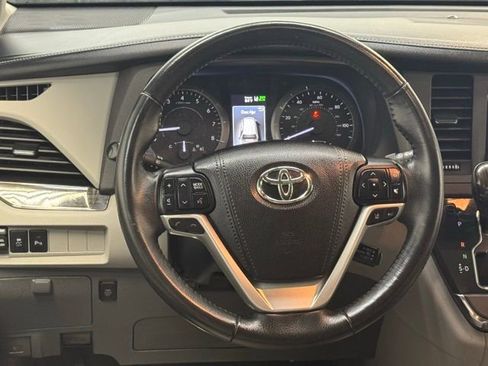 Used 2018 Toyota Sienna XLE AWD/4WD image 8