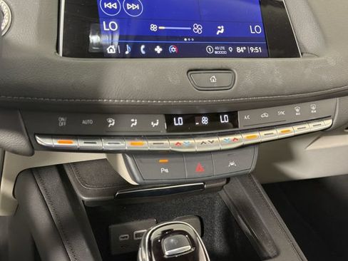 Used 2023 Cadillac XT4 Premium Luxury FWD image 10