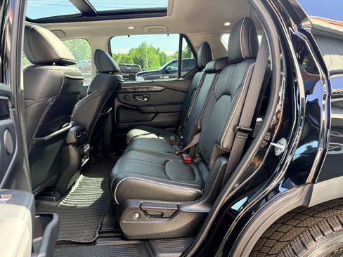 Used 2023 Honda Pilot Elite image 32