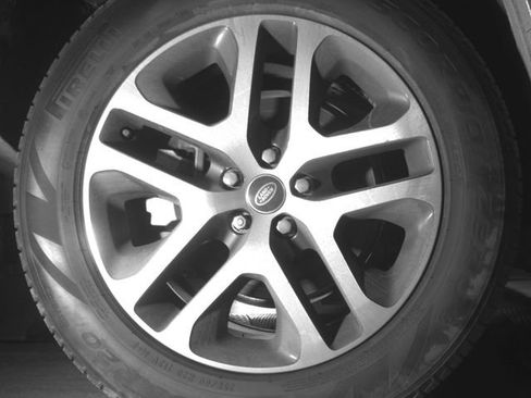 Certified 2022 Land Rover Defender 110 XS Edition image 49