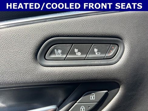 Used 2023 Cadillac Escalade ESV Premium Luxury image 7