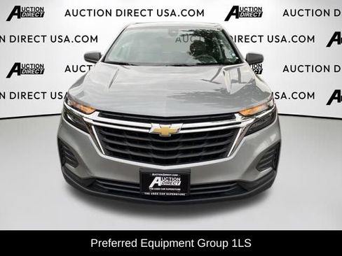 Used 2023 Chevrolet Equinox LS w/ LS Convenience Package AWD/4WD image 2