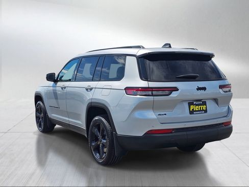 New 2025 Jeep Grand Cherokee L Altitude image 4