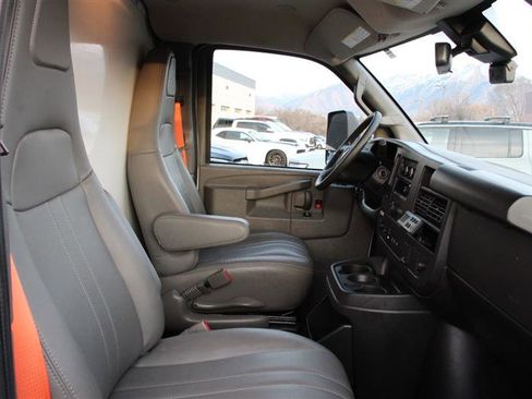 Used 2024 Chevrolet Express 3500 w/ Power Convenience Package image 11