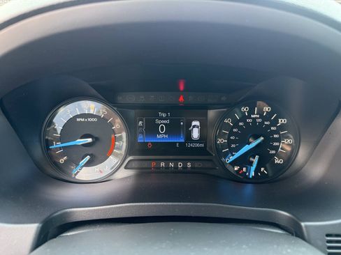 Used 2017 Ford Explorer XLT AWD/4WD image 26