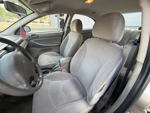 Used 2004 Chrysler Sebring LX FWD image 10