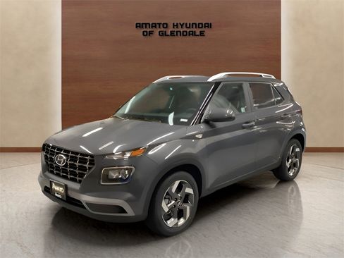 Used 2025 Hyundai Venue SEL image 2