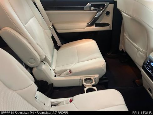 Used 2023 Lexus GX 460 Premium w/ Accessory Package AWD/4WD image 14