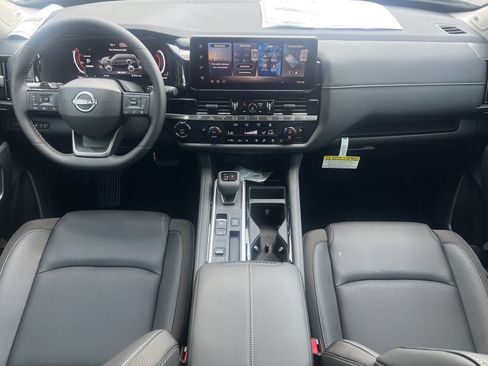 New 2026 Nissan Pathfinder SL w/ SL Premium Package FWD image 2