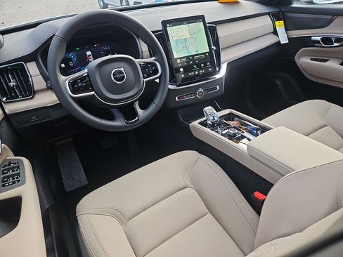 New 2026 Volvo XC90 B6 Plus w/ Protection Package Premier image 3