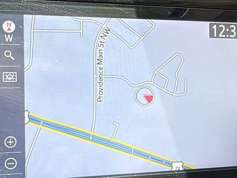 Used 2020 Toyota Highlander XLE image 30