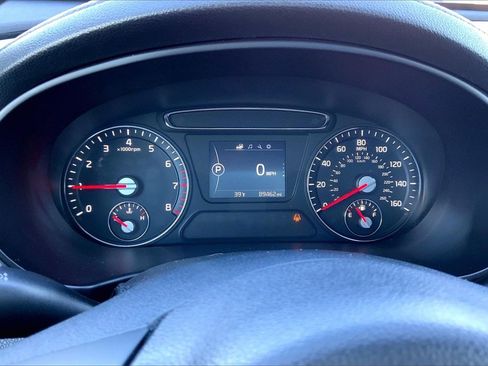 Used 2016 Kia Sorento L image 19