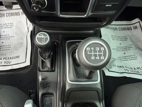 Used 2023 Jeep Wrangler Unlimited Sport AWD/4WD image 7