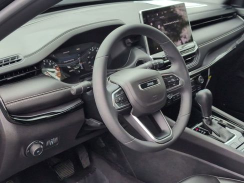 Certified 2022 Jeep Compass Altitude image 12