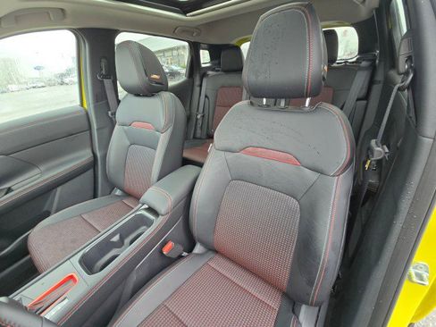 New 2025 Nissan Kicks SR w/ SR Premium Package AWD/4WD image 25