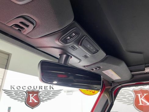 Used 2020 Jeep Wrangler Unlimited Sahara w/ Uconnect 4C Nav & Sound Group image 17