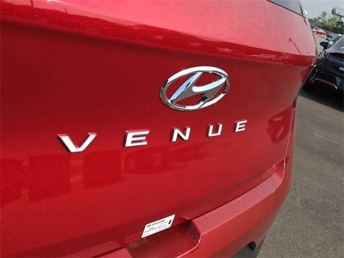 New 2025 Hyundai Venue Limited image 31