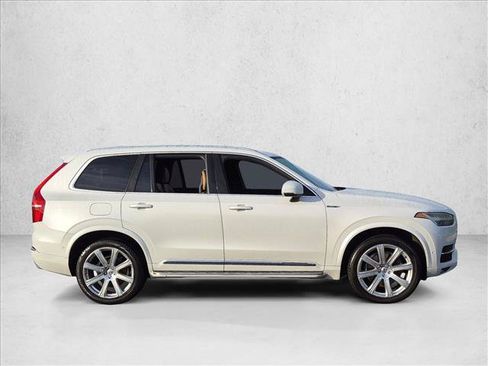 Used 2016 Volvo XC90 T6 Inscription w/ Vision Package AWD/4WD image 4