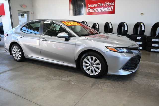 Used 2019 Toyota Camry LE FWD image 4