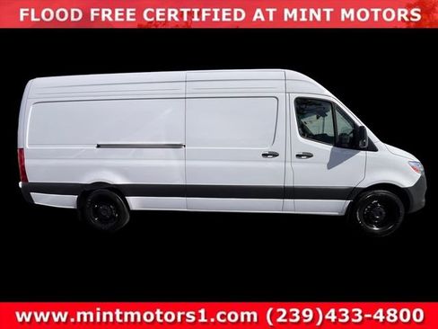 Used 2025 Mercedes-Benz Sprinter 2500 image 10