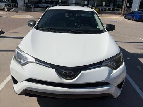Used 2018 Toyota RAV4 LE w/ Carpet Mat Package FWD image 2