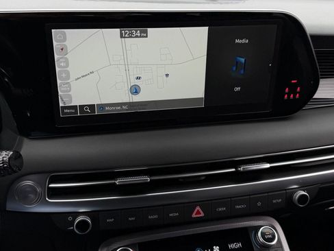 Used 2023 Hyundai Palisade Calligraphy image 14