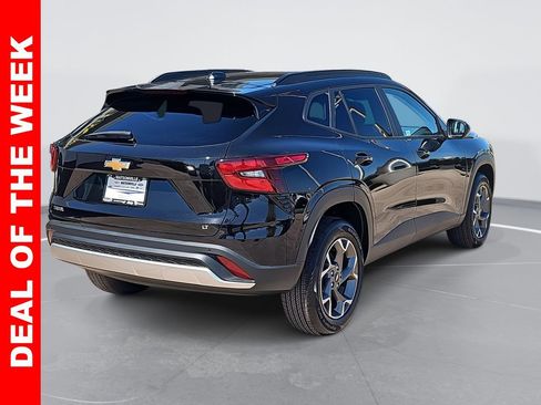 New 2025 Chevrolet Trax LT w/ Driver Confidence Package image 3