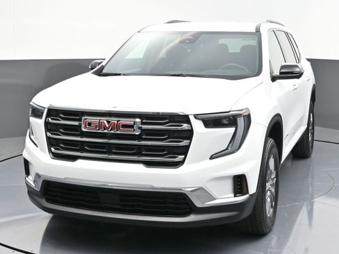 Used 2025 GMC Acadia Elevation image 3