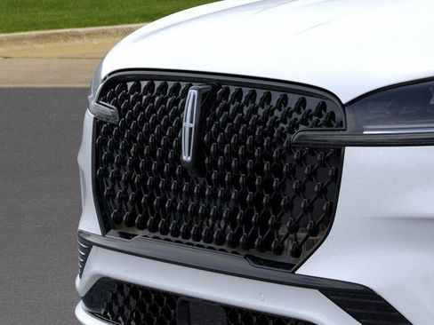 New 2026 Lincoln Aviator Black Label AWD/4WD image 17