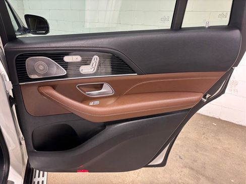 Used 2024 Mercedes-Benz GLS 450 4MATIC image 40