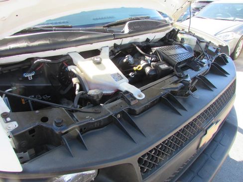Used 2013 Chevrolet Express 2500 image 19