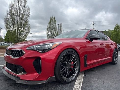 Used 2018 Kia Stinger GT2 image 2