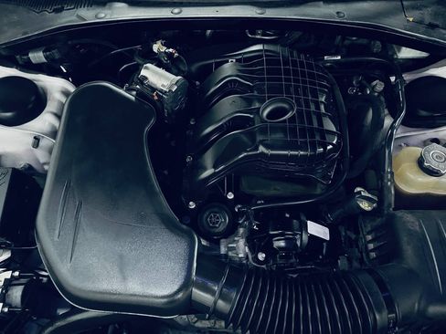 Used 2019 Dodge Charger SXT RWD image 40